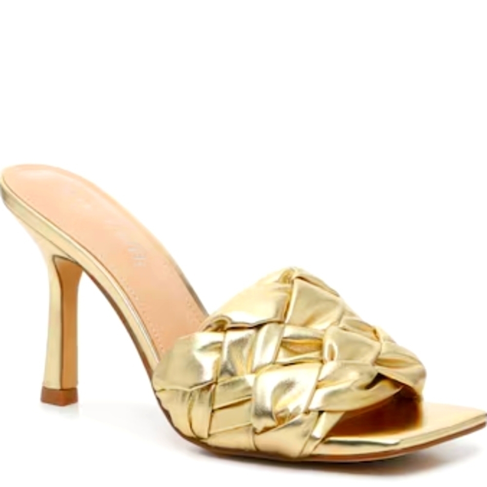Marc Fisher  Y2K Brizo Sandal GOLD  EUC
